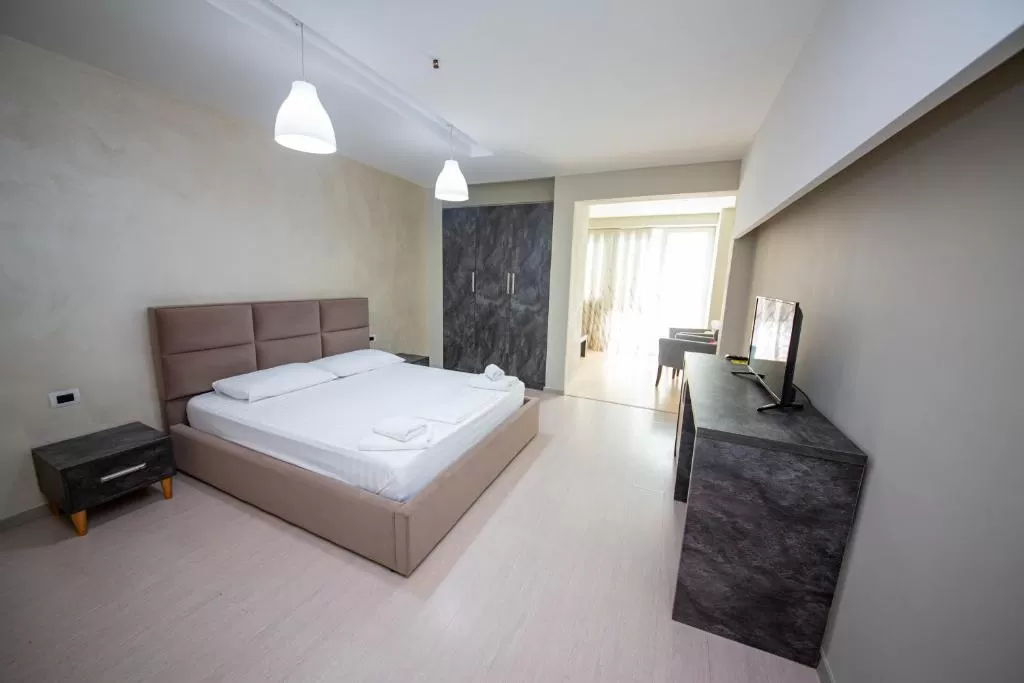 Miki 10 - Family 1.jpg